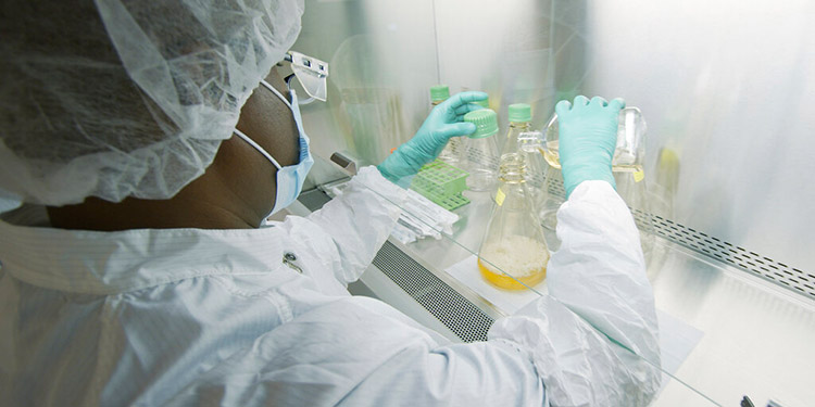 Farmacéutica pide a EEUU permiso para usar medicina contra la COVID-19
