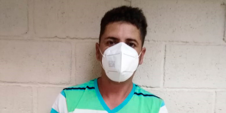 Lo capturan por tres violaciones y amenazas