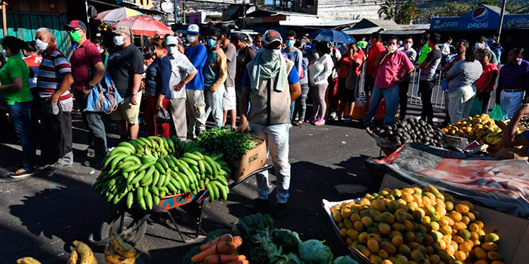 COVID-19 con positividad de 34% en los mercados