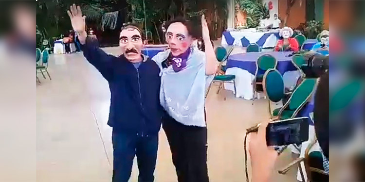 Estudiantes satirizan a Ortega y Murillo en ‘marcha de la burla’ en Nicaragua (Video)