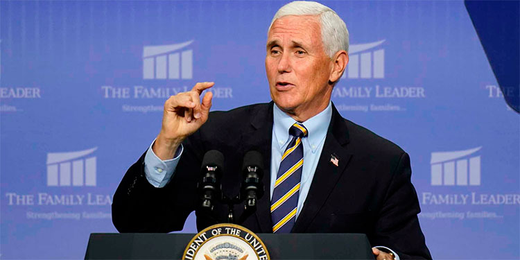 Pence ordenó cerrar fronteras de EEUU