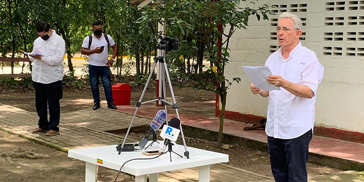 Expresidente Uribe reaparece con discurso contra el socialismo