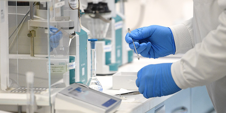 ¿Qué medicamento experimental recibió Trump?