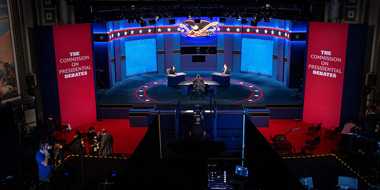 Debate Pence y Harris separados por plexiglás