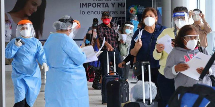 Verifican que migrantes no retornVerifican que migrantes no retornen con COVID-19en con COVID-19