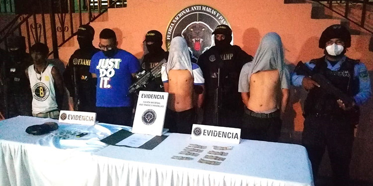 Cuatro extorsionadores fuera de circulación