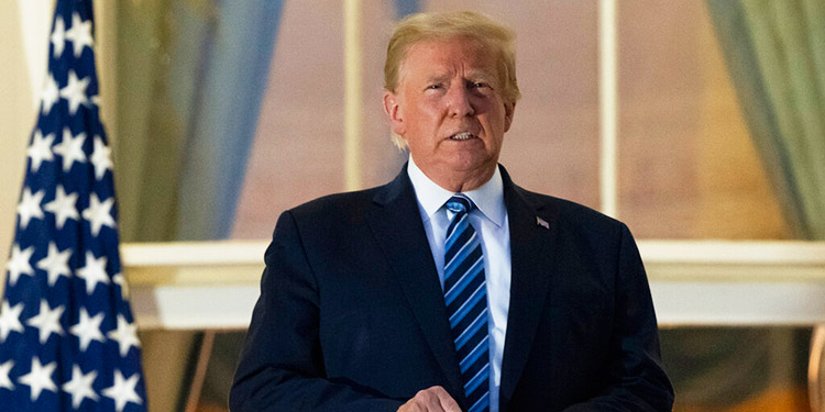¿Trump recibe trato especial tras ignorar el COVID-19?