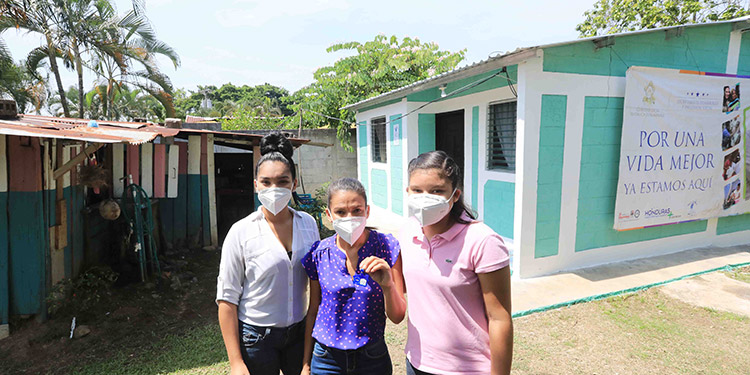 Felices familias con casa nueva gracias a programa Vida Mejor