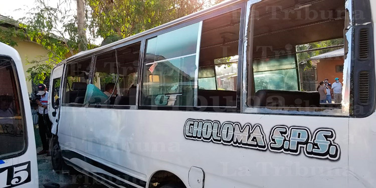 Varios heridos deja choque entre dos buses en SPS
