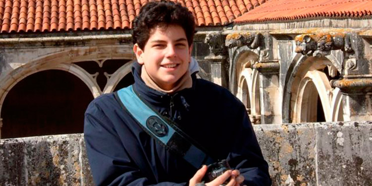 Carlo Acutis, el ‘patrón de la web’ que murió con 15 años y que venera Italia