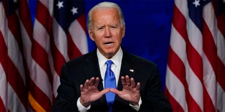 Biden pide no politizar el coronavirus y dice que rezará por Trump