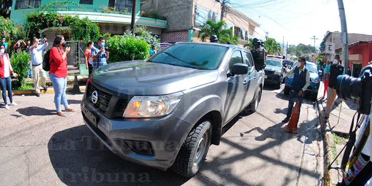 Bajo fuerte resguardo llega Marco Bográn a audiencia inicial (Galería)