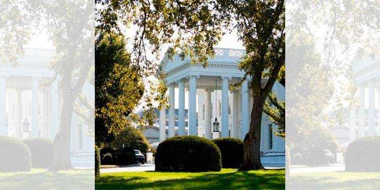 La Casa Blanca confirma que Trump presenta "síntomas leves" de COVID-19