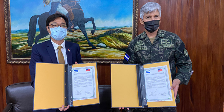 Embajador de Taiwán entrega apoyo al Estado Mayor Conjunto