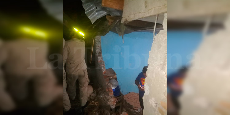 Lluvias dejan derrumbes, caídas de arboles y daños en una vivienda de la capital