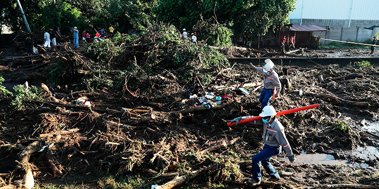 Al menos seis muertos por un deslizamiento de tierra en el norte de El Salvador