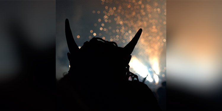Sacerdote advierte que Halloween es ‘el cumpleaños de Satanás’