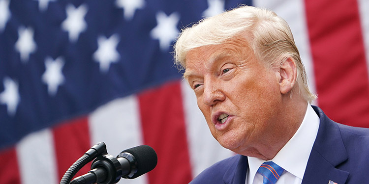Trump: Pence lo está haciendo genial y Harris es una "máquina de pifias"