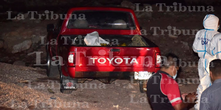 Escondidos entre mínimos dejan tres cuerpos sin vida por el bulevar Kuwait