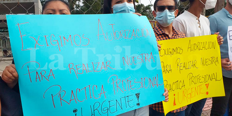 Estudiantes de la UNAH exigen habilitación de práctica y trámites de graduación