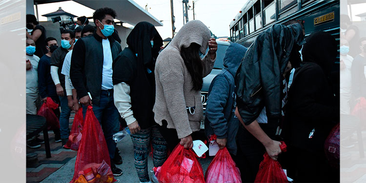 Guatemala afirma que Honduras se "niega" a recibir a migrantes retornados