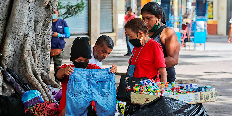 Honduras sigue sin bajar la curva de contagios a siete meses de la pandemia