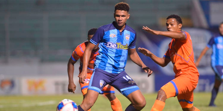 Lobos rescata punto ante Real de Minas