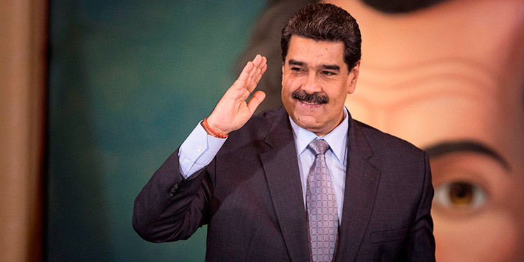 Maduro felicita a Arce y a Bolivia por ‘retomar el camino democrático’