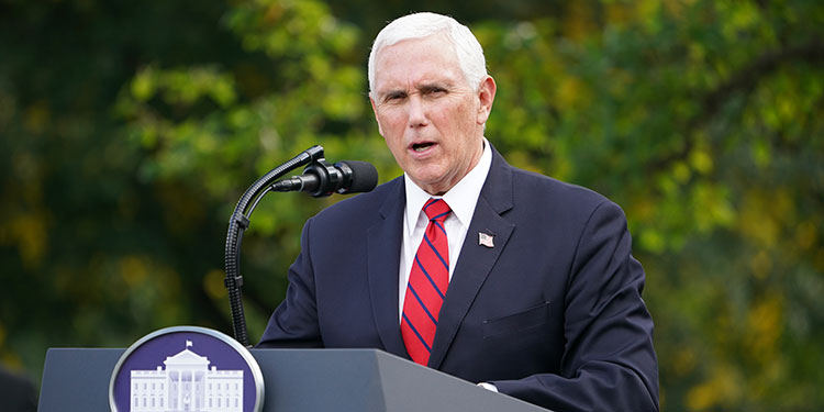 El vicepresidente de EEUU Mike Pence da negativo en prueba de la COVID-19