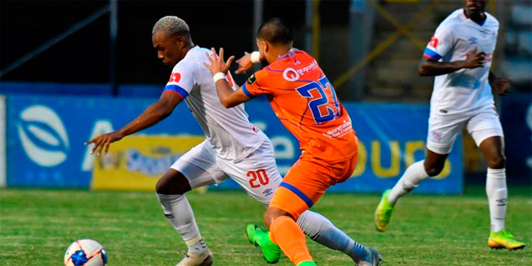 Olimpia decepecionó ante Lobos