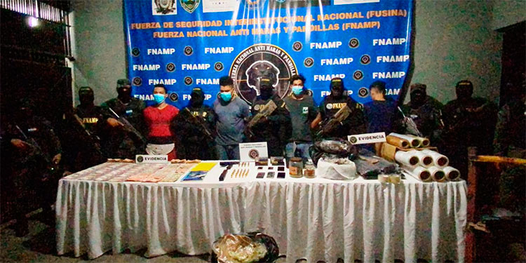Cuatro detenidos y desmantelan centro de modificación de vehículos en SPS (Video/Galería)
