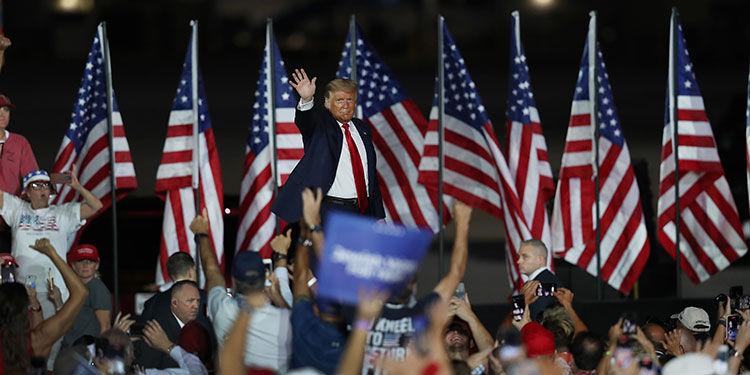 "Me siento poderoso" dice Trump en regreso al ruedo electoral tras COVID-19