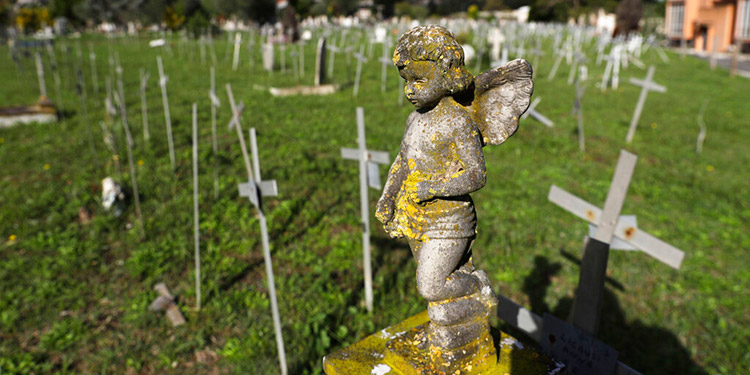 Italia: Aparecen nombres de mujeres en tumbas de fetos