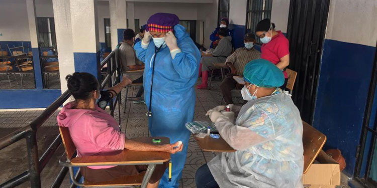 82 contagiados de COVID-19 en albergues