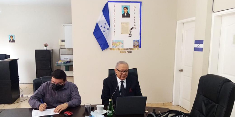 Coordinador del bicentenario se comunica con gobernadores políticos