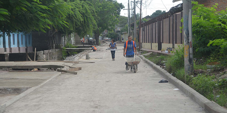 Pavimentan calles de acceso al casco histórico de Choluteca
