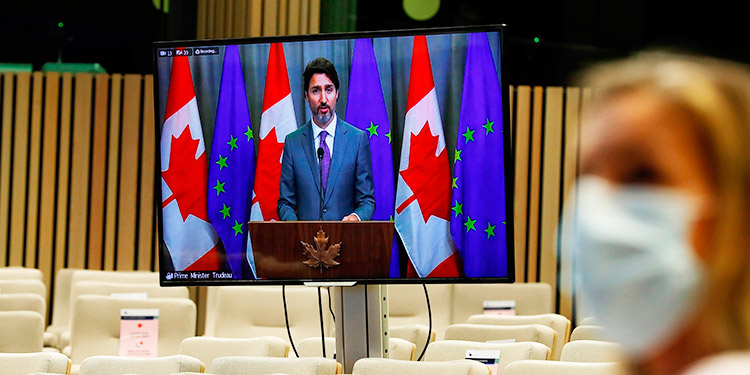Trudeau critica la gestión de la COVID-19 en EEUU el día de las elecciones