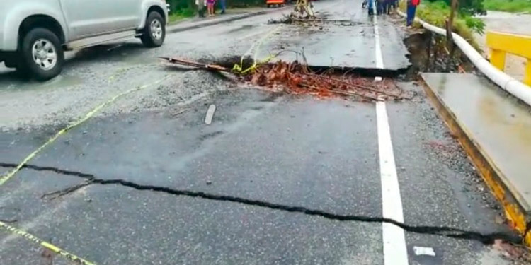 SIECA reporta daños en carreteras y cierra el paso fronterizo de Corinto