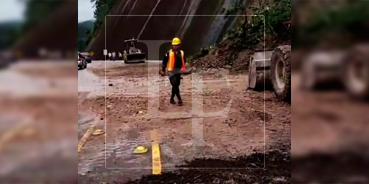 Se registra un derrumbe en la carretera CA-5 en Siguatepeque