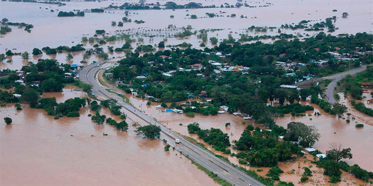 Impactantes imágenes: La devastación del Valle de Sula tras las lluvias de Iota