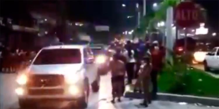 Gran recibimiento en Honduras a la ayuda de El Salvador para damnificados por Eta (Video)