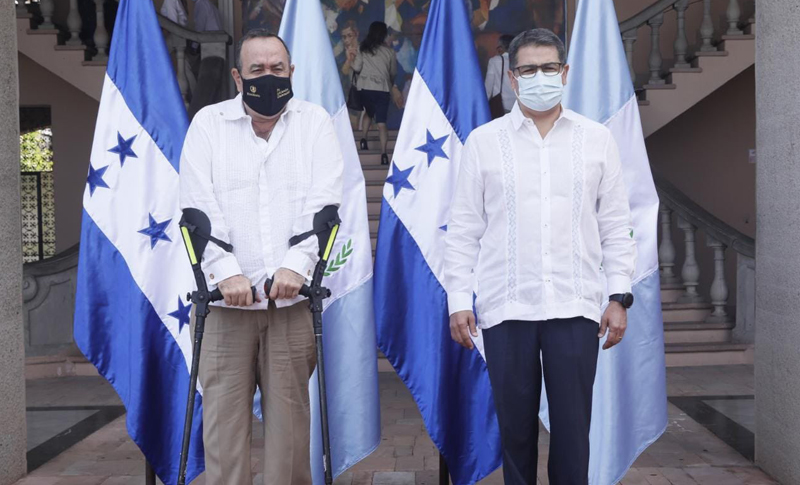 Presidentes de Centroamérica emitirán declaración clamando ayuda ante paso de huracanes Eta e Iota