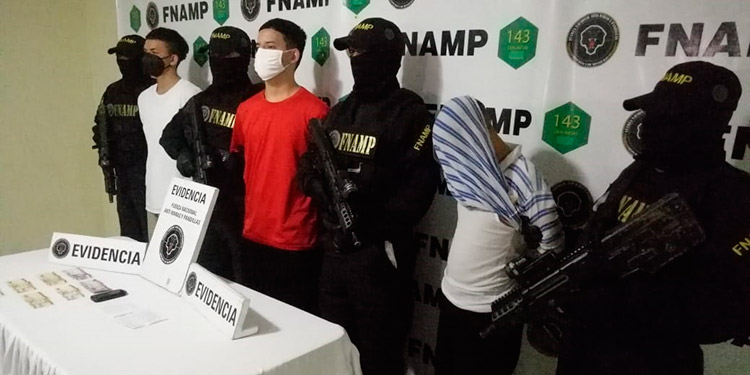 Atrapados tres pandilleros cuando cobraban extorsión