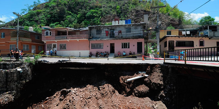 Unos 200 barrios y colonias en riesgo por inundaciones y derrumbes en la capital