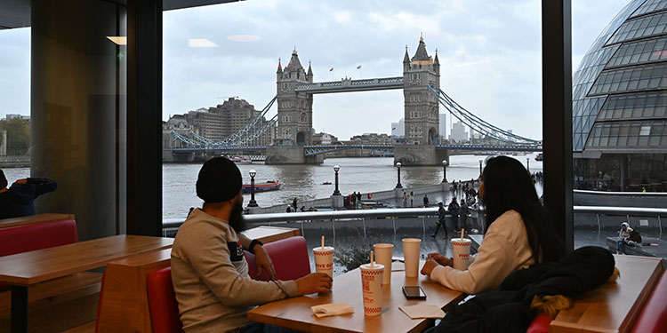 Confinamientos y más restricciones en Europa