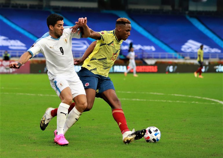 Uruguay anula a Colombia y gana en Barranquilla por primera vez