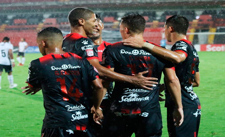 Alajuelense y Alex López a octavos de la Liga Concacaf
