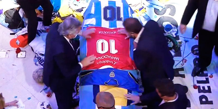 Justicia argentina investiga si hubo negligencia en la muerte de Maradona