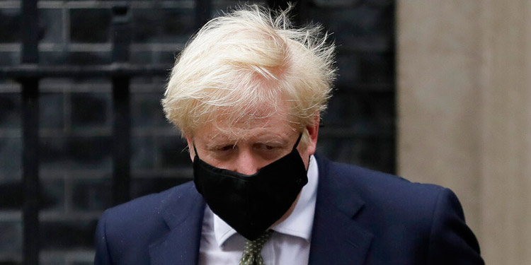 GB: Johnson pide respaldo a segundo cierre contra el virus