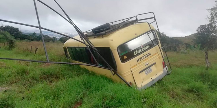 Pistoleros matan a conductor de bus en carretera al sur